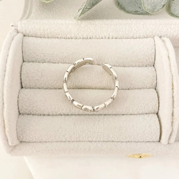 925 Sterling Silver Elephant Ring Minimalist Ring Boho Ring Elephant Ring Band - Picture 6 of 10